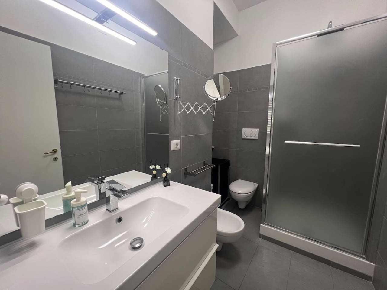 Modern Apartment In Monteverde Рим Экстерьер фото