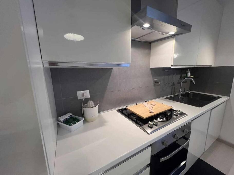 Modern Apartment In Monteverde Рим Экстерьер фото