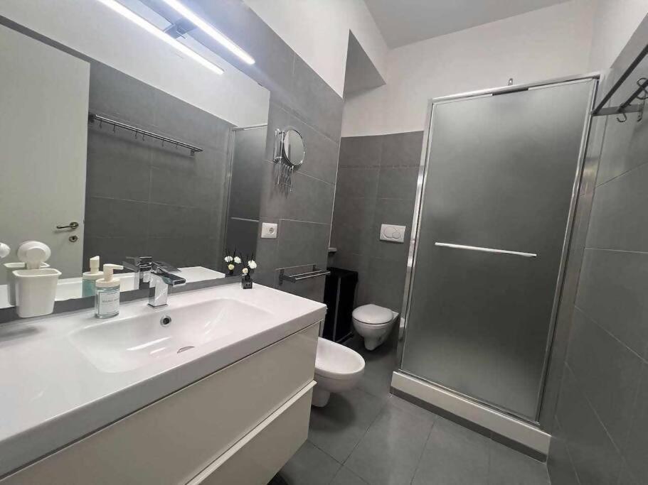 Modern Apartment In Monteverde Рим Экстерьер фото