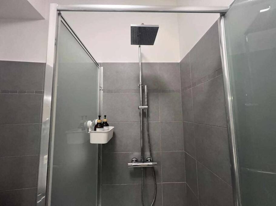 Modern Apartment In Monteverde Рим Экстерьер фото
